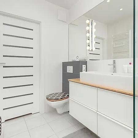 Pastel & Cozy With A Spacious Terrace In By Renters Apartmán Gdaňsk