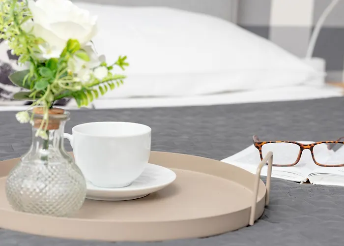 Apartment Pastel & Cozy With A Spacious Terrace In By Renters *